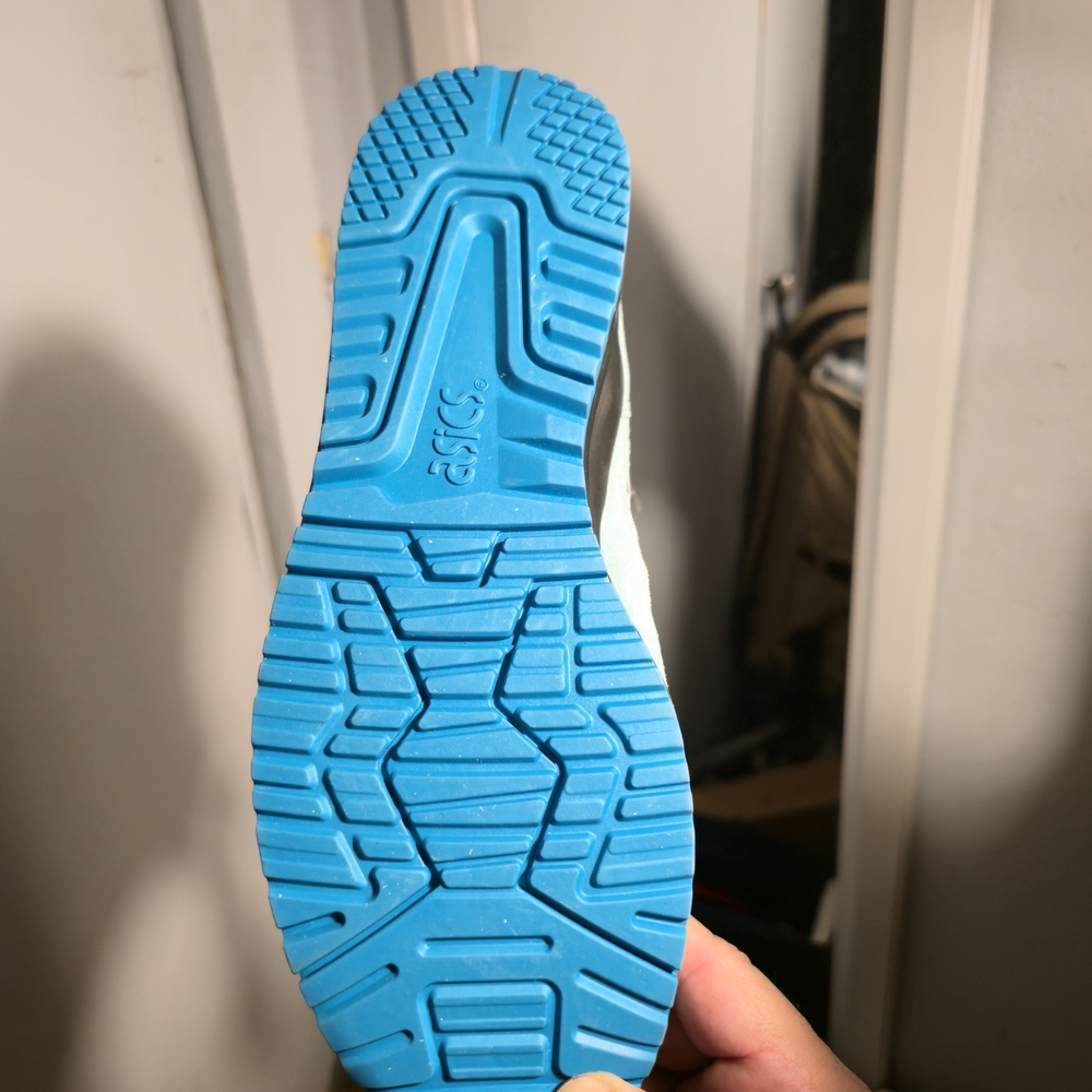 Asics Gel Lyte III Mint Blue with Yellow Accents - Picture 5 of 7